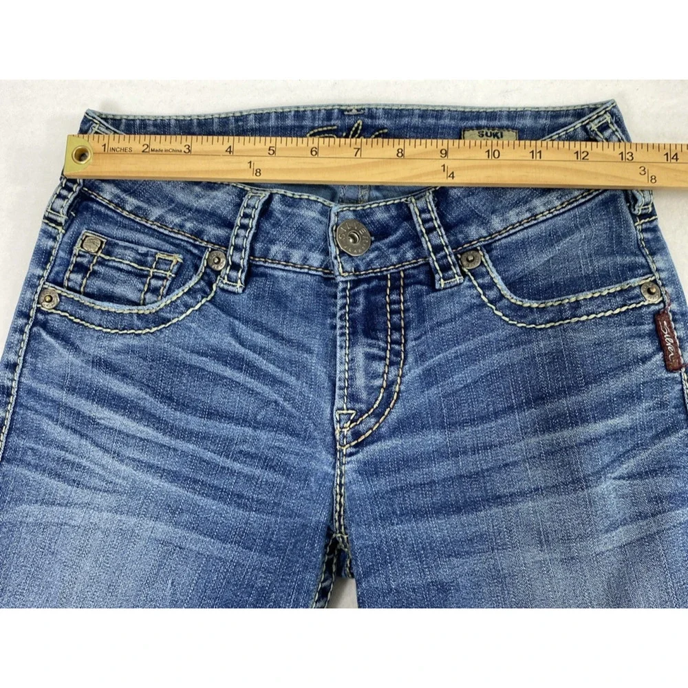 Silver Suki Capri Jeans Womens Size 27 Medium Wash Denim Low Rise‎ Distress